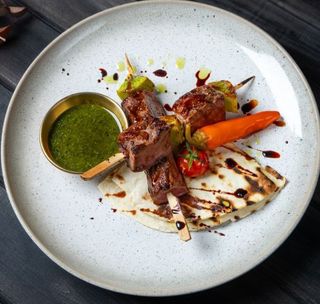 Anticucia din rata si kiwi