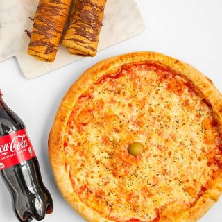 Srednja MARGHERITA pizza + Coca-Cola 0.5l + 2x palačinke Nutella