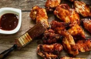 Meniu Aripioare la gratar in sos BBQ
