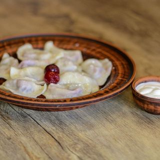 Вареники з вишнями (250г/10шт)