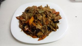 72. Свинско месо с бамбук и гъби (700гр)