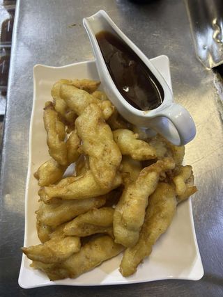 Панирана риба със сладко-кисел сос (500г)