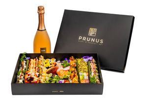 Box - 100 pezzi con bottiglia di vino in omaggio