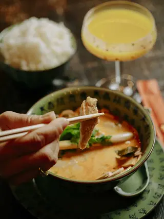 TOM KHA POLLO