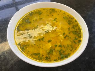 Ciorba de pui cu taitei de casa