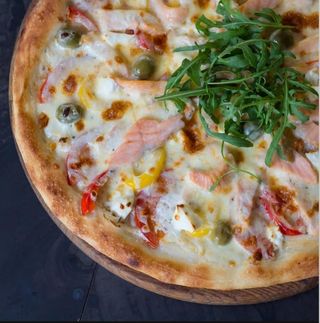 Піца з Лососем та сиром Фета