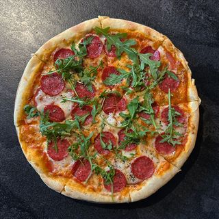 Піца з Салямі, 425 г