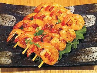 Spiedini di gamberi piccanti