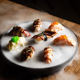 132. Surtido De Nigiri Flambeado