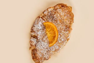 Круасан Оранж з мигдалем (190г)