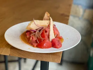 Ensalada de Tomate y Ventresca