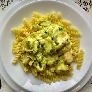 FUSILLI Z KURCZAKIEM