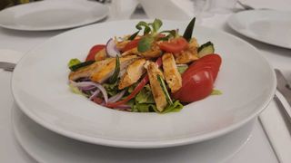 Salată cu piept de pui