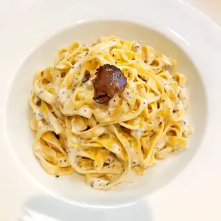 Tagliatelle con salsa trufada