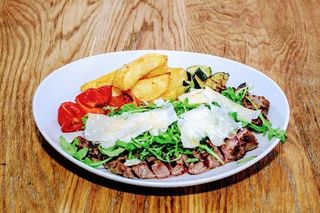 TAGLIATA CON RUCOLA
