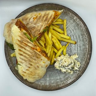 Topli sendvič sa kulenom 420 gr