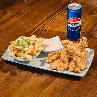 CRISPY STRIPS CU CARTOFI PRAJITI SI SOS CALYPSO + PEPSI