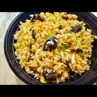 蔬菜木耳炒饭 Arroz con verdura y setas negras
