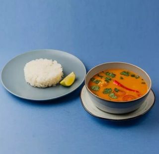 Том ям с морепродуктами