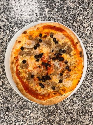 Pizza tonno e cipolla