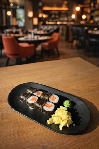 Макі з лососем