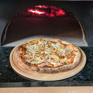 შებოლილი ქათმის პიცა (6 ნაჭრიანი) 