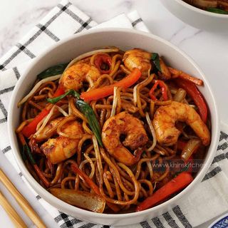 Prawn fried chow mein 
