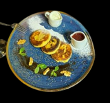 Brînzoaice cu smîntînă și gem