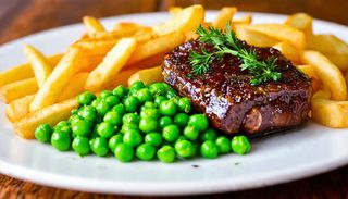 Frites et Petits Pois avec Foie