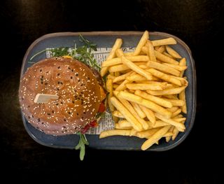 Kaval Burger & pomfrit