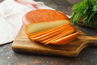 შებოლილი სულგუნი