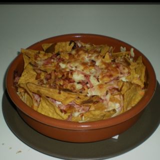Nachos De Bacon Y Cheddar