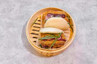 Bao z tofu w panko z sosem śliwkowym