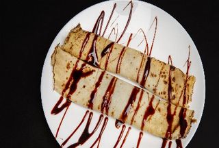 Clatite cu dulceata de visine 