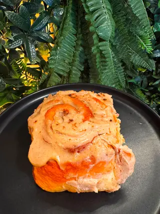 Cinnamon Roll con glaseado