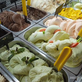 Media - 6 porzioni. Circa 1000 gr.