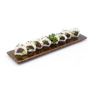 120.Uramaki maguro avocado