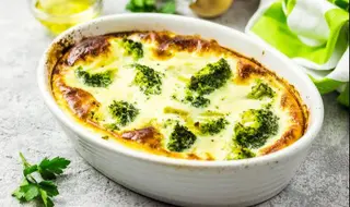 Броколи с топено сирене (300гр)