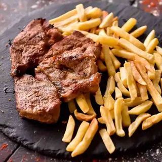 Ceafa de porc cu cartofi