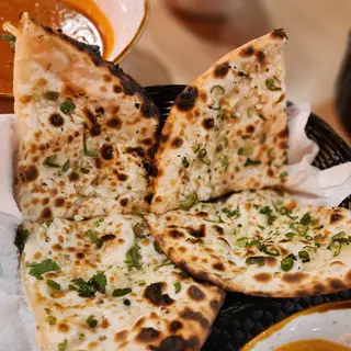 Cheese naan