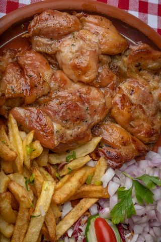 Dimljeni pileći batak u somunu 165 gr