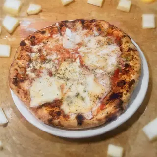Pizza Iván( 8 quesos )