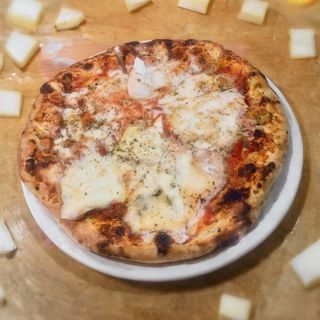 Pizza Iván( 8 quesos )