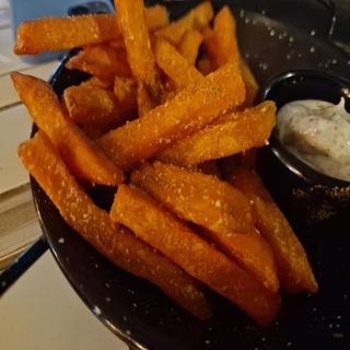 Nuestros Bastones De Boniato Casero Con Salsa Casera De Trufa