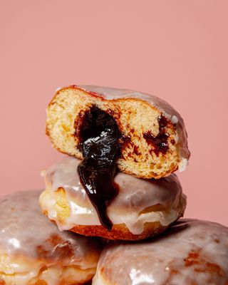 PĄCZEK Z NADZIENIEM ŚLIWKOWYM