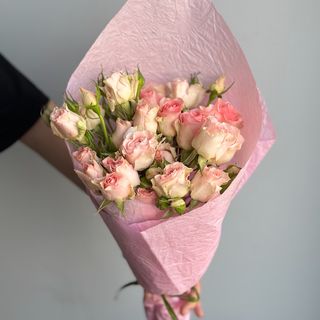 Bukiet z 5 róż gałązkowych