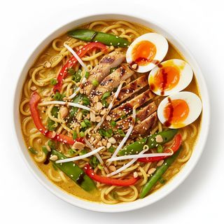 Пикантни нудъли Сингапур с пилешко (400г)