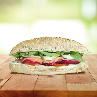 Multicereais de Salmão e Manjericão