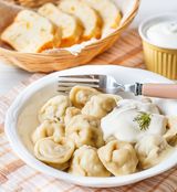 Пельмени с бульоном