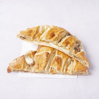 Warkocz  z serem i pieczarkami 350g